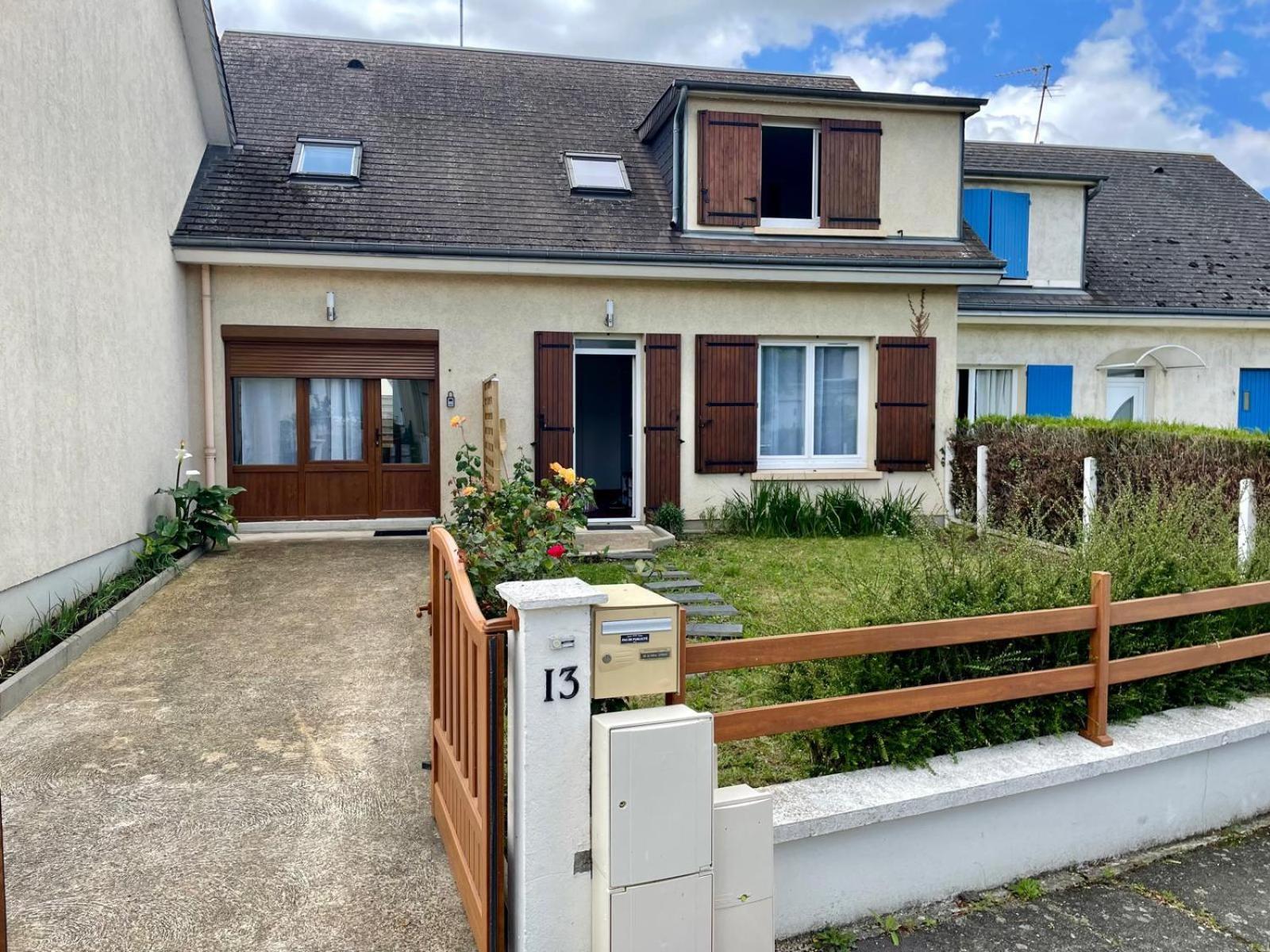 Appartement Dans Une Maison Cosy Chartres Exteriör bild