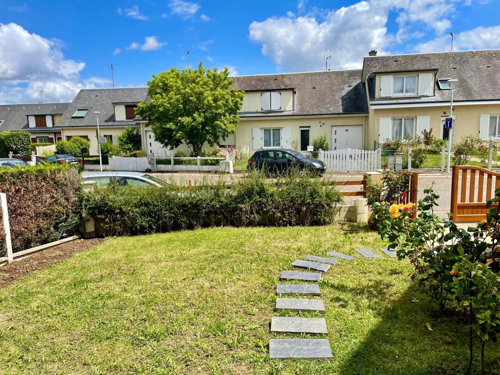 Appartement Dans Une Maison Cosy Chartres Exteriör bild